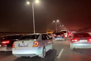 Doprava v Praze kolabuje. Jeďte radši metrem, vyzval dopravní podnik - Novinky